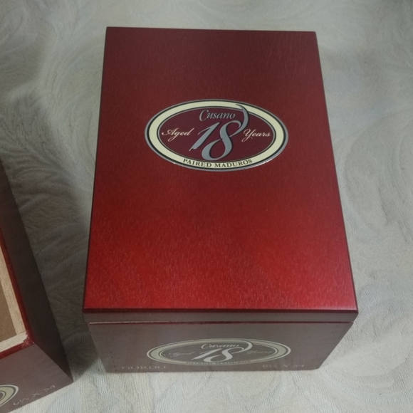 Lot of 2 Wooden Cigar Boxes Hinged Storage Stained Vintage Style Craft Organizer - Picture 2 of 5